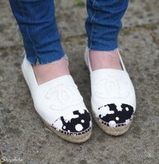 chanel-black-white-fabric-splatter-espadrilles